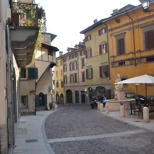 Casa Fontana Del Delfino Bergame